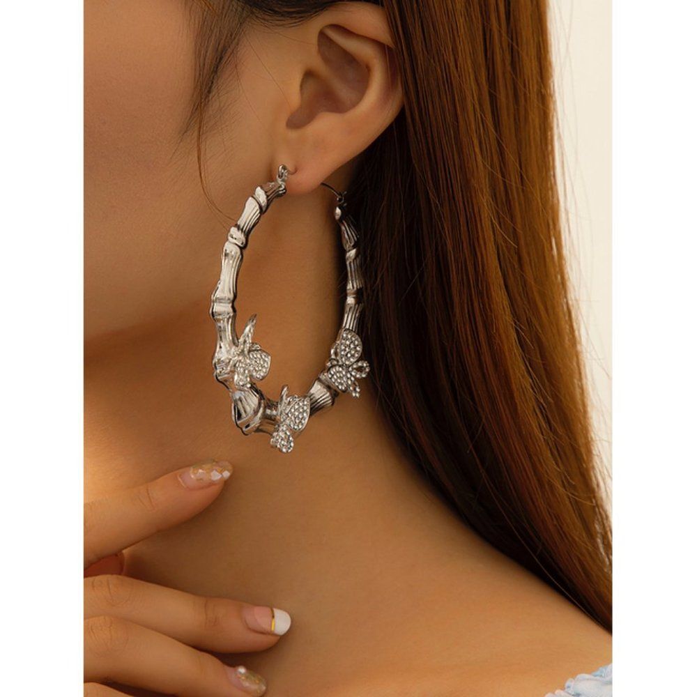 SilvervButterfly Bamboo Rhinestone Hoop Earrings Bling Jewelry Eighties Y2K - Picture 1 of 2